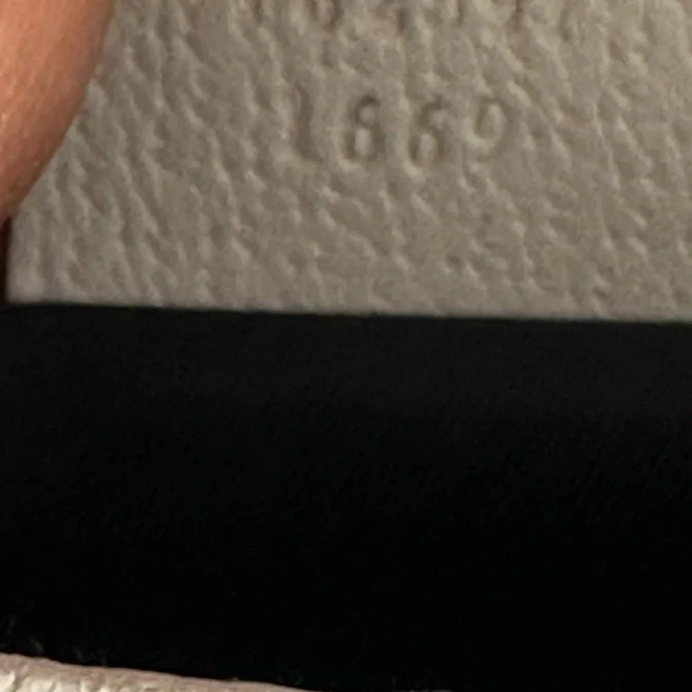 Authentic gucci - Picture 12 of 16